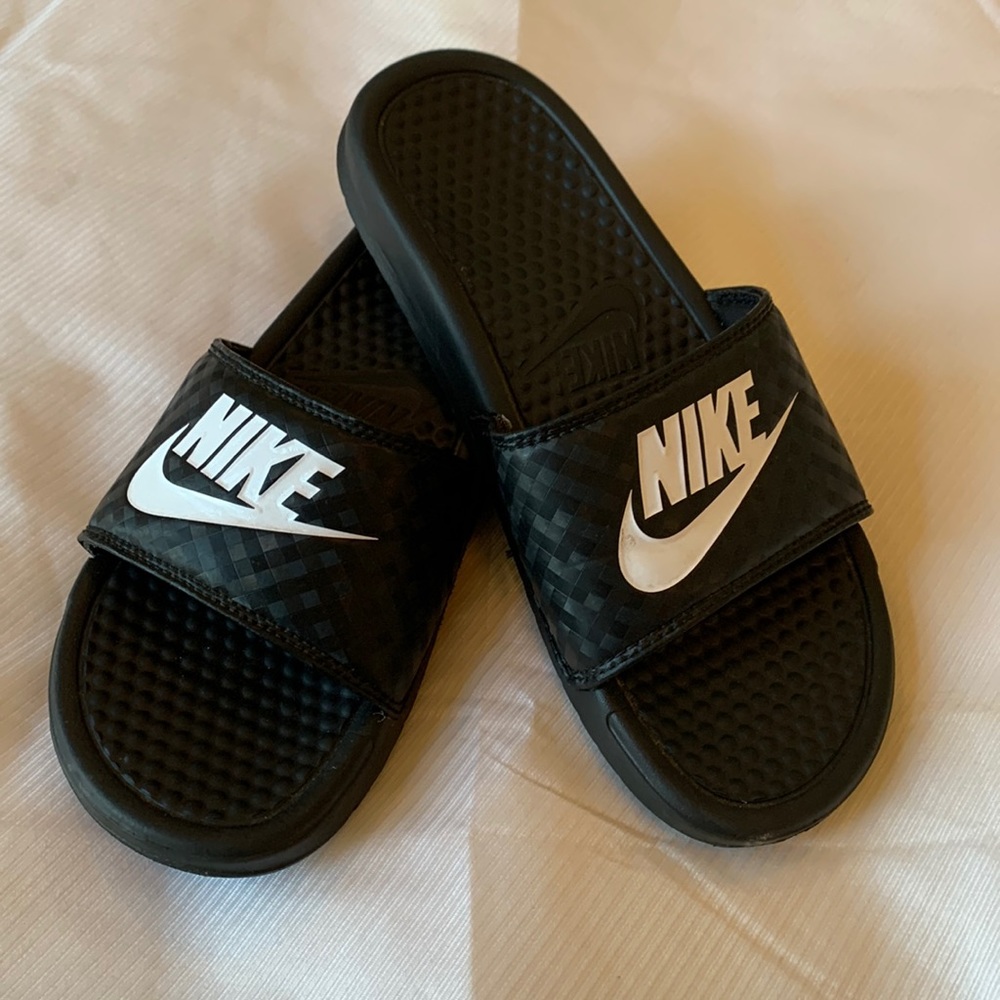 Nike slides